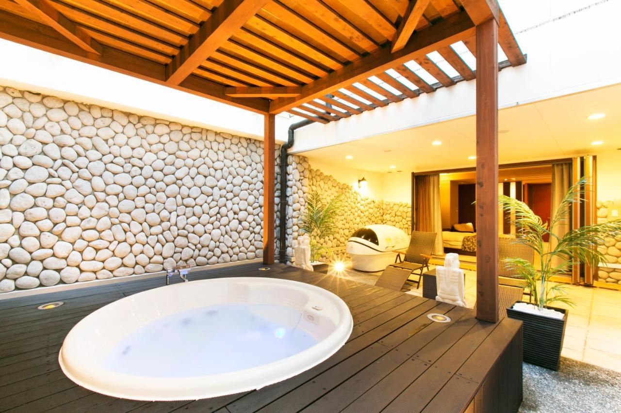 Hotel Atlantis (Adults Only) Ōsaka Exterior foto